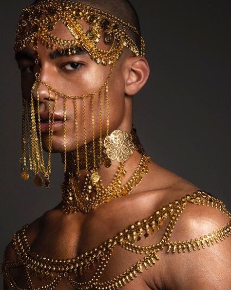 Reece King, Photographie Portrait Inspiration, Fantasy Clothing, Fantasy Fashion, Character Outfits, Mode Inspiration, Art Reference Photos, Art Reference Poses, Costume Design