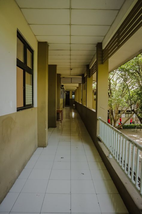 School Corridor Aesthetic, Perspective Drawing One Point, School Facade, School Corridor, Background School, School Building Design, School Entrance, School Hallways, Background Reference