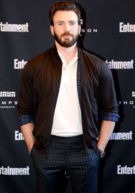 Chris Evans Says He Often Considers Quitting Acting: 'I'm Always Looking for a Way Out' Avengers Black Widow, Christopher Evans, Robert Evans, Chris Evans Captain America, Hollywood Actors, Mark Ruffalo, Entertainment Weekly, Michael Fassbender, The Hollywood Reporter