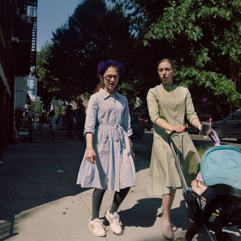 Hasidic Women ... Orthodox Jewish Fashion, Jewish Girl Aesthetic, Jewish Woman Clothing, Jewish Women Fashion, Jewish Clothing, Tznius Fashion, Idf Women, The Hidden World, Jewish Girl