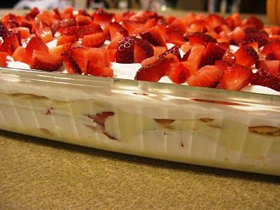 Strawberry Puddin' (instead of bananas) Vanilla Wafer Dessert, Strawberry Pudding Recipes, Lemon Lush Recipe, Lemon Lush, Strawberry Pudding, Strawberry Dessert Recipes, Baked Strawberries, Spring Desserts, Favorite Dessert Recipes