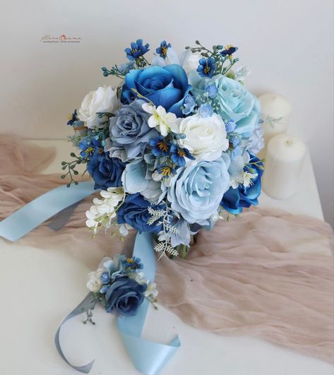 Beach Wedding Flowers Bouquet, Cornflower Blue Wedding, Hand Tied Bridal Bouquet, Beach Wedding Groomsmen, Prom Bouquet, Artificial Wedding Bouquets, Beach Wedding Colors, Blue Wedding Bouquet, Dream Wedding Decorations