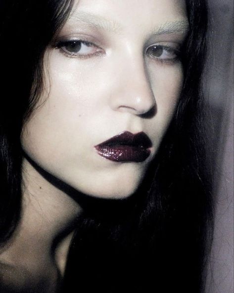 Alt Makeup, Dark Lipstick, Goth Makeup, Dark Makeup, Make Up Inspo, Editorial Makeup, Artistry Makeup, Pretty Makeup, Aesthetic Makeup