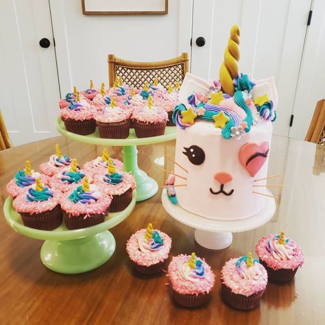 Kittycorn Birthday Cake, Caticorn Birthday Party, Caticorn Cake, Cat Themed Parties, Cat Balloons, Kitten Party, Cat Cupcakes, Rainbow Birthday Cake, Cat Coloring Book