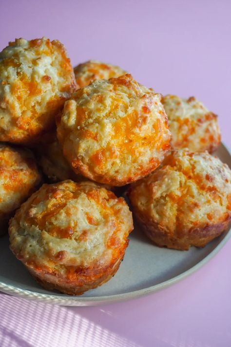 Cheddar Cheese Muffins - The Crowded Fridge Easy Cheese Muffins, Cheddar Muffin Recipes, Cheddar Muffins, Cheese Muffins, Muffin Tin, Mini Muffins, Cooking Inspiration, Muffin Recipes, Muffin Pan