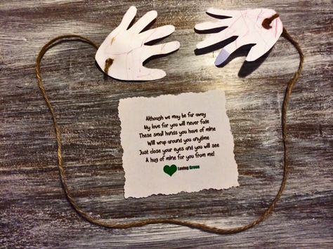 Send a hug to someone far away. Great, easy, and memorable kids craft! Mail A Hug Craft, Send A Hug Craft For Kids, Mail A Hug, Hug Craft, Long Distance Hug, Sending A Hug, Send A Hug, Grandparents Day Crafts, Hug Gifts