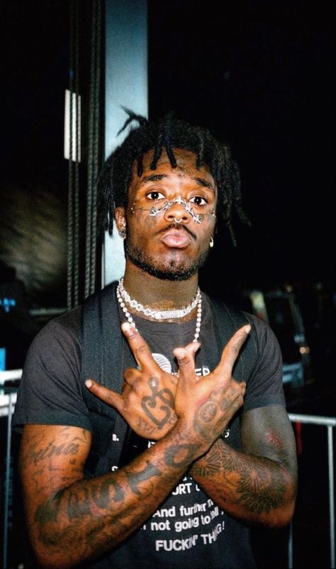 Zaza Wallpapers, Lil Uzi Vert Tattoos, Juice Rapper, Rapper Wallpaper Iphone, Grunge Couple, Legendary Pictures, Selfie Poses Instagram, Rap Aesthetic, Lil Uzi