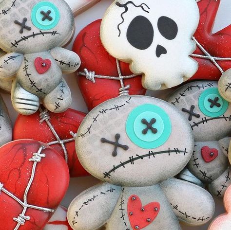 Voodoo Doll, Voodoo Dolls, October 19, Halloween Cookies, Free Tutorial, Did You Know, Wicked, Halloween, On Instagram