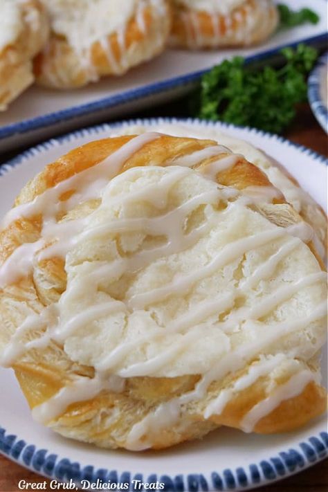 Philo Dough Cream Cheese Danish, Cheese Danish Filling Recipe, Cream Cheese Filling For Pastry, Cream Cheese Danish Puff Pastry, Cheese Danish Recipe From Scratch, Cheese Danish With Puff Pastry, Homemade Cheese Danish, Philo Dough, Pastry Pinwheels