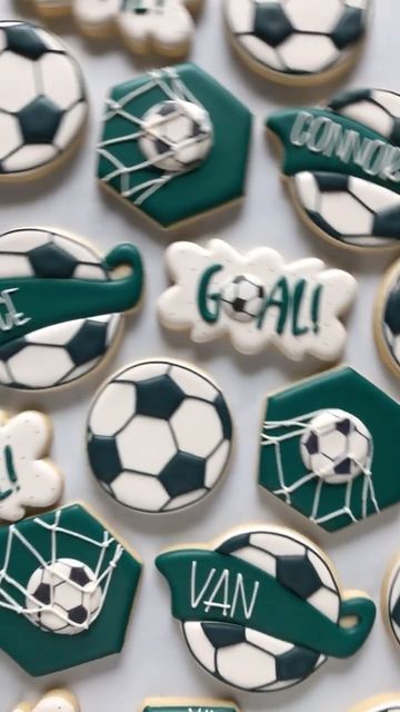 Soccer Cookies Royal Icing, Soccer Themed Cookies, Soccer Cookies Decorated, Soccer Sugar Cookies, Soccer Treats, Cookies Unique, Soccer Cookies, Royal Cookies, Sports Cookies