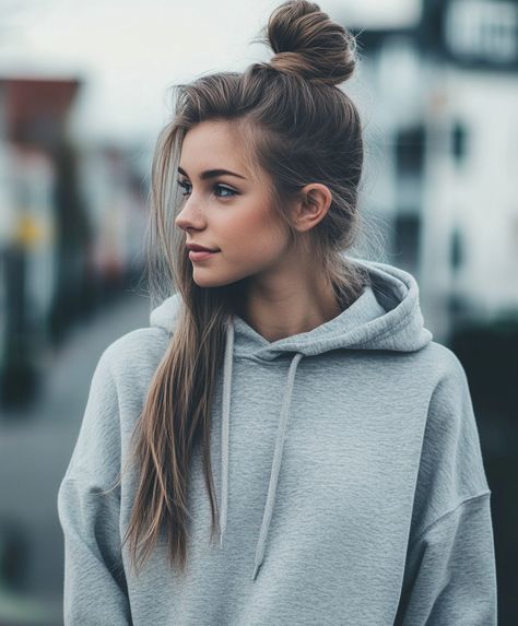 Hoodie Hairstyles: pinnacle Knot Top Knot Bun Outfit, Comfy Hairstyle, Hoodie Hairstyles, Curly Top Knot, Bun Outfit, Top Knot Bun, White Hair Color, Stylish Short Haircuts, Men Hair Color