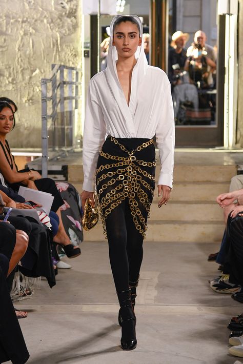 Alaïa Spring 2023 [PHOTOS] – WWD Spring 2023 Ready To Wear, 2023 Ready To Wear Collection, English Fashion, Resort 2023, 2023 Ready To Wear, Spring 2023, Designer Wear, The Collection, Runway Fashion