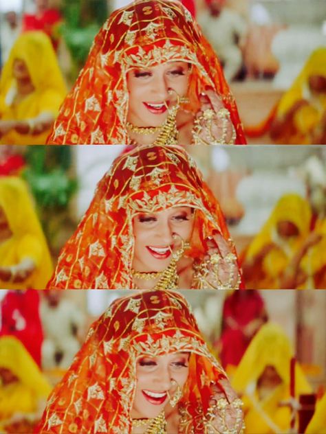 Karisma Kapoor in Hum Saath Saath Hain Phoenix Princess, Hum Saath Saath Hain, Indian Serial, 90s Bollywood Fashion, Choli Design, Karishma Kapoor, Alia Bhatt Photoshoot, Karisma Kapoor, 90s Bollywood