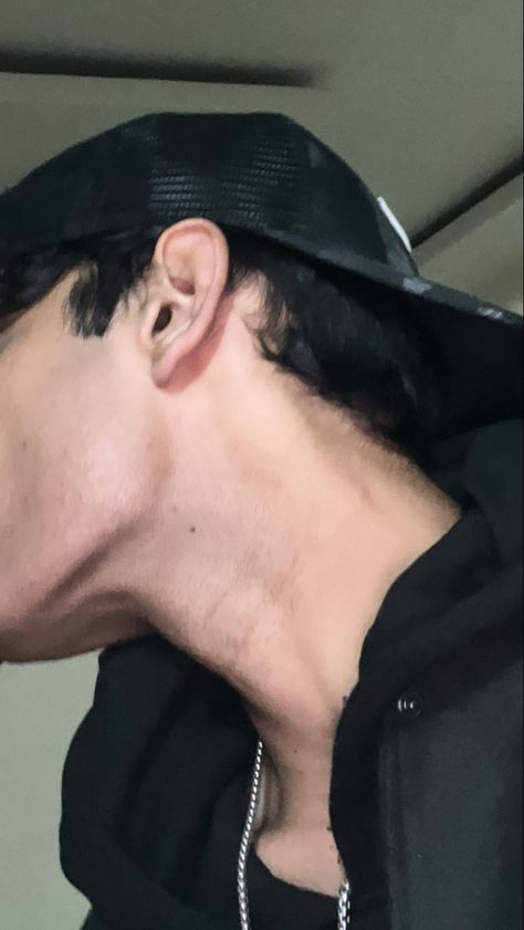 #jawline #jaw #aesthetic #capboys #bigboyz Guys Jawline Aesthetic, Guys With Jawlines, Men’s Jawline, Sharp Jawline Men Aesthetic, Strong Jawline Men Aesthetic, Men Jawline Aesthetic, Square Jawline Men, Sharp Features Man, Man Jawline