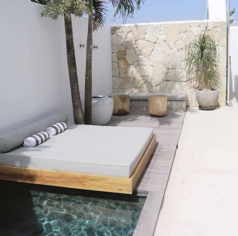 Pool Daybed, Built In Daybed, Roof Gardens, Built In Bed, Boho Garden, Outdoor Daybed, Pool Fence, Backyard Inspiration, Pool Decor