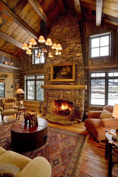 Yellowstone Fireplace, Rustic Log Cabin Living Room, Yellowstone Decor Home Rustic, Yellowstone Home, Ranch Style Living Room, Yellowstone House, Mountain Homes Interiors, Log Home Interiors, Log Cabin Living