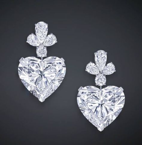 📌 Heart Diamond Earrings, Graff Diamonds, Heart Shaped Diamond, Fall Jewelry, Summer Jewelry, Exquisite Jewelry, Diamond Drop Earrings, Diamond Heart, Cute Earrings