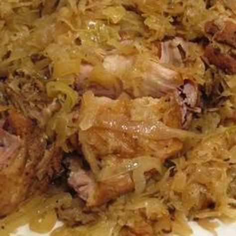 German Pork And Sauerkraut Crockpot, Pork Shoulder And Sauerkraut Crock Pot, Pork And Kraut Crockpot, Pork Roast And Cabbage Slow Cooker, Pork Roast And Cabbage, Sourkrout Recipes, Crockpot Pork And Sauerkraut, Pork Sauerkraut, Crockpot Dressing