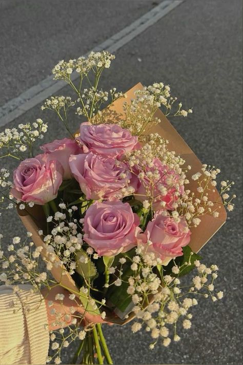 Flowers Bouquet Pink Roses, Aesthetic Bouquet Flowers, Roses And Babysbreath Bouquet, Pink Roses With Baby Breath, Pink Roses And Baby Breath Bouquet, Baby's Breath And Rose Bouquet, Making Bouquet Of Flowers, Baby’s Breath And Roses, Roses With Baby Breath Bouquet