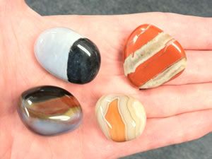 Crafts With Polished Rocks, Things To Do With Polished Rocks, What To Do With Polished Rocks, Polished Rock Art, What To Do With Tumbled Rocks, Polished Stone Crafts, Tumbled Rock Art, Tumbled Stones Crafts, Tumbled Rocks Crafts