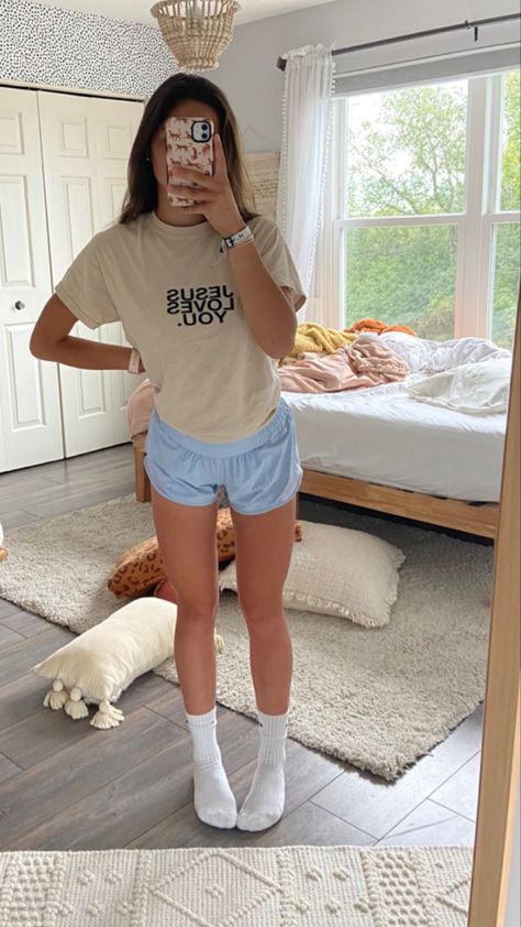 Summer Fits For School, Winter Comfy Outfits, Comfy Outfit For School, Hot Weather Outfits, College Outfit, Lazy Day Outfits, Camping Outfits, Chill Outfits, Cute Comfy Outfits