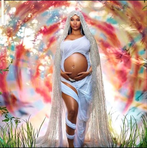 #Nicki #NickiMinaj #beautiful #barbz #blackgirlmagic Baby Shower Black Women, Nicki Minaj Pregnant, Black Women Maternity Shoot, Maternity Shoot Black Women, Woman Like Me, Maternity Picture Outfits, Nicki Minaj Wallpaper, Maternity Photography Poses Pregnancy Pics, Nicki Minaj Pictures