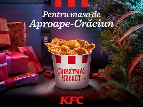 KFC Christmas 2021 Kfc Food Photography, Kfc Poster, Kfc Ads, Kfc Food Pics, Kfc Christmas, Party Box, Photography Product, Christmas Photography, Photography Products