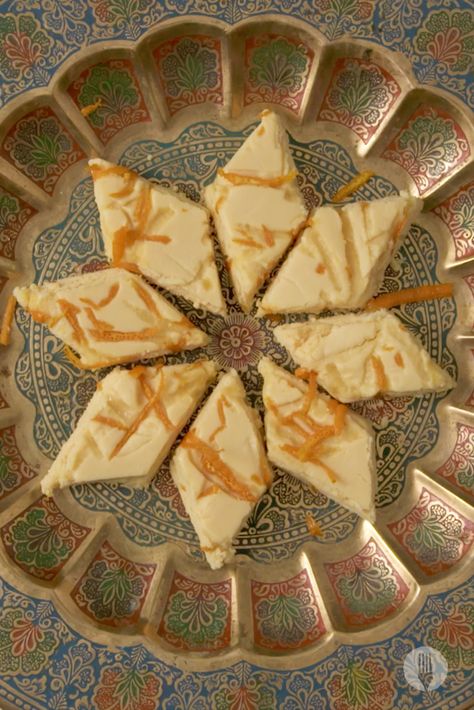 An Indian milk fudge-like sweet treat commonly during the Hindu festival, Diwali. With only 3 ingredient you can recreate this dessert at home and top with your favourite ingredient. We love it with orange peel Easy Easter Baking, Easy Sweet Recipes, Baking For Kids, Indian Milk, Food Hamper, Easter Dinner Ideas, African Dessert, Easy Easter Desserts, Christmas Dinners