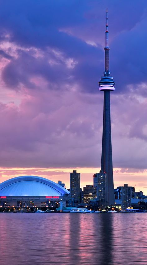 Wallpaper Toronto, Canada Toronto City, City Skyline Night, Toronto Travel Guide, Visit Toronto, Toronto Street, Canada Pictures, City Life Photography, Toronto Photography