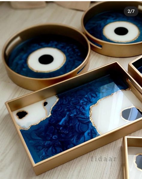 Resin Wooden Tray Ideas, Resin Art Tray Designs, Wooden Tray Ideas, Resin Exhibition, Resin Art Tray, Felt Flower Tutorial, Wood Resin Table, Epoxy Resin Diy, Diy Candles Scented