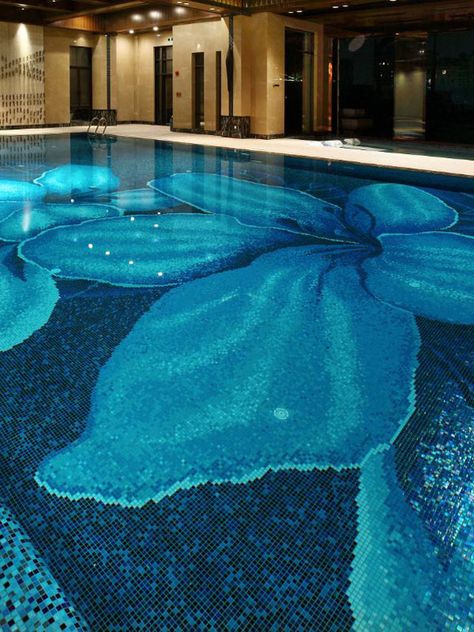 Mosaic Pool Tile Design, Indoor Pool In House, Mosaic Pool Tile Ideas, Pool Mosaic Ideas, Mosaic Pool Design, Mosaic Tile Pool, Decorative Pool Tiles, Bathroom Mosaic, Pool Mosaic