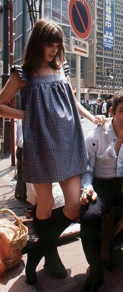 Iconic Jane Birkin Fashion Moments – Vanessa's Digital Dialogue Jane Birkin Fashion, Birkin Blue, French Street Style, Iconic Fashion Moments, Jane Birkin Style, 60s Mini Dress, French Street Fashion, 60s 70s Fashion, French Street