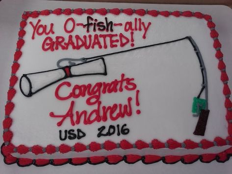 Fishing Graduation Cake, Graduation Fishing Theme, Ofishally Graduated, Hunting Theme Graduation Party, Fishing Theme Graduation Party, Hunting Graduation Party Ideas, Fishing Graduation Party Ideas, Fishing Cakes, Boys Graduation Party