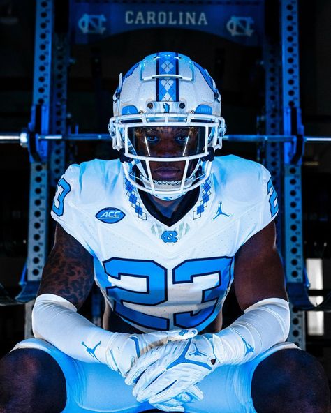 Unc Football Wallpaper, Nfl Photography, Football Dip, North Carolina Football, Football Hits, Cool Football Pictures, Football Swag, College Football Outfits, Unc Football