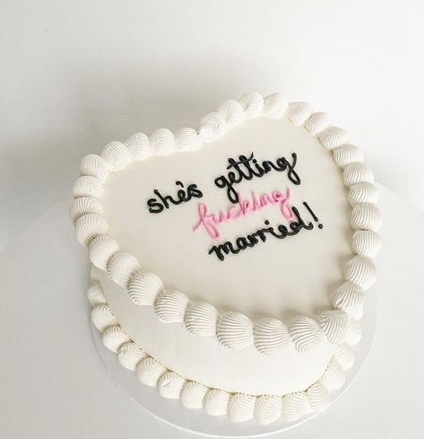 Bachelorette Party Cake Ideas, Bachelorette Cake Ideas, Bride To Be Cakes Ideas, Party Cake Ideas, Hen Party Cakes, Bride To Be Decorations, Elegant Cake Design, Bachelorette Cake, Bachelorette Planning