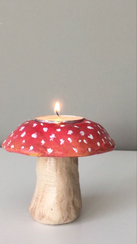 Diy Mushroom Candle Holder, Hippy Ceramics, Mushroom Sculpture Art, Aesthetic Sculpture Diy, Mushroom Art Clay, Clay Mushrooms Sculpture, Clay Sculptures Aesthetic, Nature Clay Art, Mushroom Out Of Clay