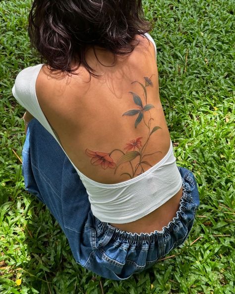 Instagram Tattoo Spots, Cute Tats, Small Pretty Tattoos, Tattoos For Black Skin, Stomach Tattoos, Estilo Hippie, Jewelry Tattoo, Dainty Tattoos, Subtle Tattoos