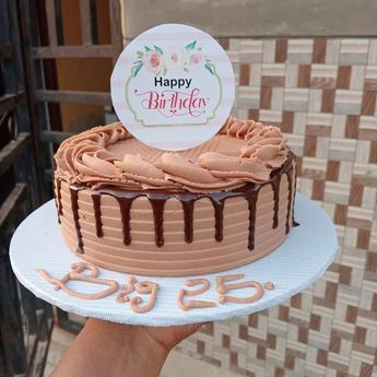 Turning 25 calls for a cake as spectacular as the milestone itself! Indulge in layers of decadence and celebrate in style with our specially crafted cakes🍰💯 Creating unforgettable memories with our slice of perfection is the highlight of your birthday🎉💃🍰 Thank you sis for trusting us to deliver👏🏼 CAKE DESCRIPTION👇 Cake size: 7inch single layer cake Flavour: Chocolate Frosting: Chocolate buttercream To place an order, kindly send us a DM. #birthdaycakeinabuja #25yrsbirthday #celebration... Single Layer Cake, Frosting Chocolate, Turning 25, Single Layer Cakes, Funny Birthday Cakes, Cake Sizes, Chocolate Buttercream, Cake Flavors, Chocolate Frosting