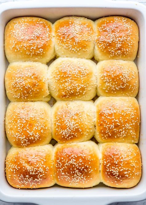 Light Fluffy Rolls, Sesame Rolls Recipe, Buttermilk Dinner Rolls, Recipes Using Buttermilk, Pastry Cake Recipes, New Orleans Shrimp, Italian Bread Recipes, Sweet Dinner Rolls, Buttermilk Bread