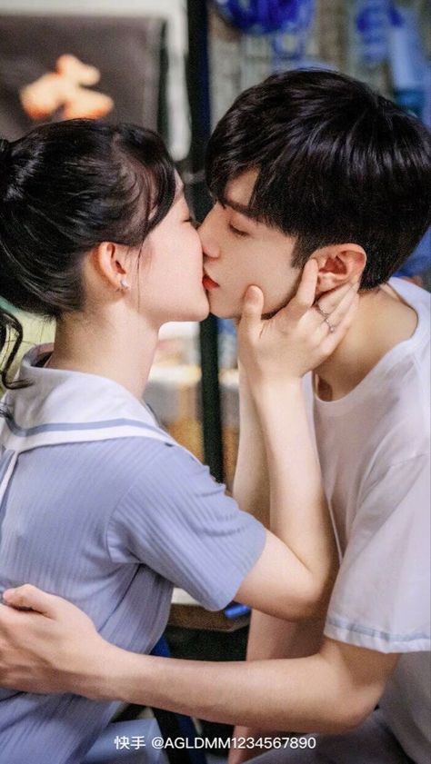 Rainbow Xu, Chen Zhe Yuan, Ab De Villiers Photo, Korean Couple Photoshoot, Handsome Male Models, Our Secret, Love Scenes, Cute Couples Hugging, Korean Couple