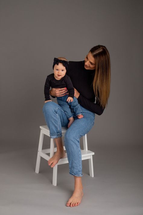 Mother’s Day Photoshoot Outfit, Mom And Daughter Photoshoot Studio, Mothers Day Photo Shoot Ideas Studio, Mother Daughter Photoshoot Studio, Mama And Daughter Photoshoot, Mommy And Me Photo Shoot Outfits, Mothers Day Photoshoot Ideas, Family Photoshoot Ideas Studio, Mother’s Day Photoshoot Ideas