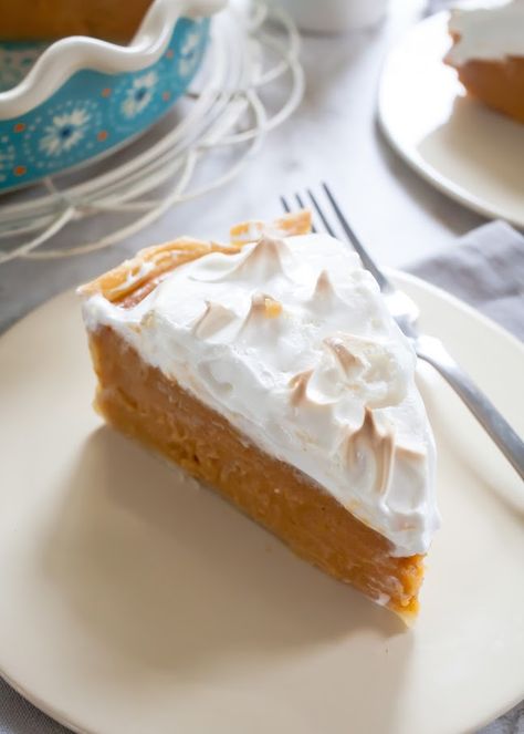 Meringe Dessert, Pioneer Woman Sweet Potatoes, Marshmallow Meringue, Sweet Potato Pie Southern, Southern Thanksgiving Menu, Southern Thanksgiving, Canning Sweet Potatoes, Sweet Potato Pies Recipes, Best Pie