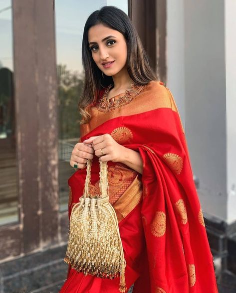 Nalli Silks Bridal Collection Silk Sarees – WMG Picks From Instagram Nalli Sarees, Red Saree Wedding, Nalli Silk Sarees, Nalli Silks, South Indian Bride Saree, Wedding Sarees Online, Kanjivaram Sarees Silk, Lehenga Saree Design, Saree Draping Styles