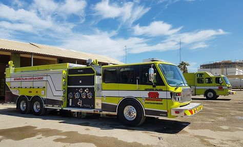 Firefighter Paramedic, Firefighter Pictures, Cop Cars, Fire Fire, Tonka Truck, Bug Out Vehicle, Fire Equipment, Rescue Vehicles, Tanker Trucking