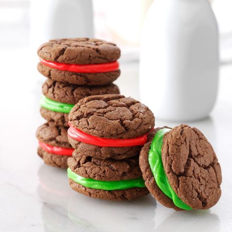 Chocolate Sandwich Cookies Spritz Cookie Recipe, Cookie Sandwich Recipes, Sandwich Cookie, Best Christmas Cookie Recipe, Cake Mix Cookie Recipes, Spritz Cookies, Chocolate Sandwich, Chocolate Sandwich Cookies, Best Christmas Cookies