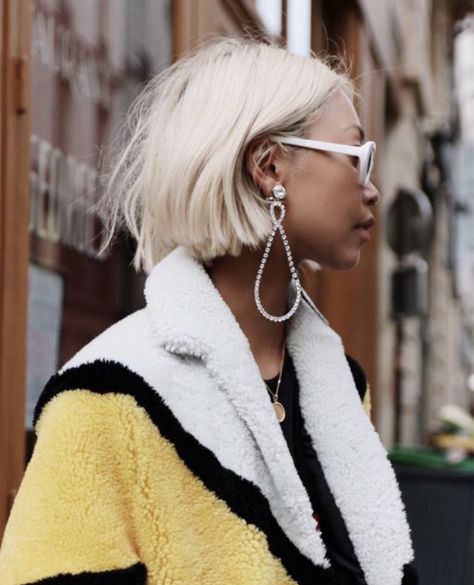 Bleach Blonde Bob, Vanessa Hong, Platinum Blonde Bobs, Hair Photography, Asian Short Hair, Blonde Hair Inspiration, Blonde Hair Looks, Bleach Blonde, Platinum Blonde Hair