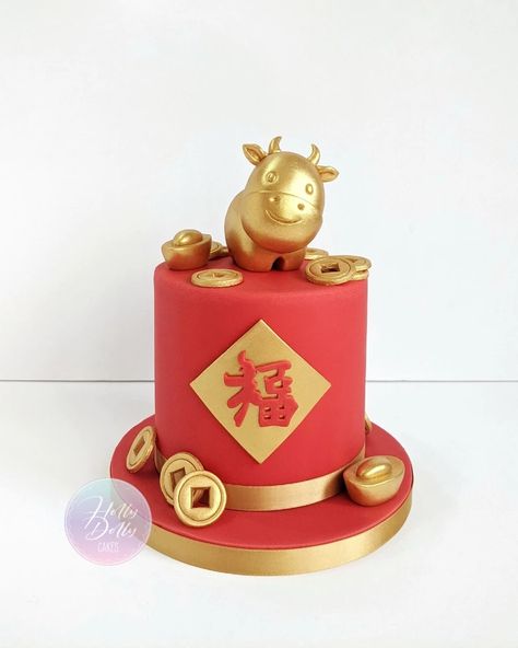 Chinese New Year Golden Ox Celebration Cake | Party Cakes Gallery Dolly Cakes, New Year Cake Designs, Chinese New Year Desserts, Chinese New Year Cake, Chinese New Year Cookies, Chinese Birthday, New Year Cake, Chinese Cake, Teapot Cake