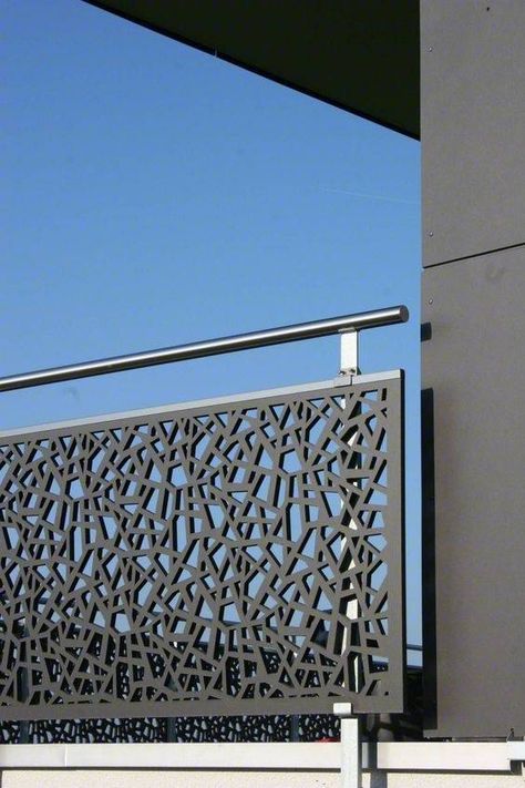 Tor Design, درج السلم, Outdoor Handrail, Outdoor Stair Railing, Balcony Ideas Apartment Outdoor, Modern Balcony, Balcony Grill Design, Balcony Grill, Balcony Railing Design