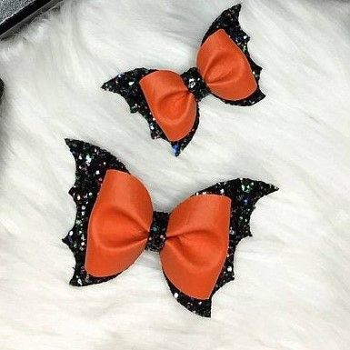 Halloween Bows Hair, Halloween Faux Leather Bows, Fall Hair Bows Ideas, Halloween Bows Diy, Halloween Hair Bows Diy, Diy Halloween Hair Accessories, Cricut Bows, Neon Unicorn, Diy Leather Bows