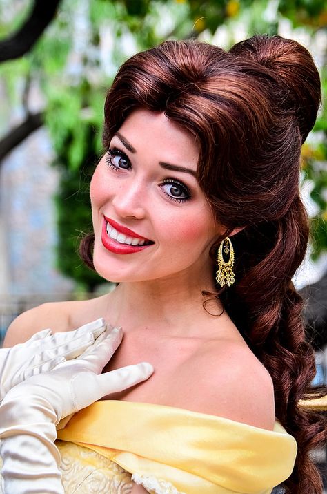 Princess Belle from Disney's Beauty and the Beast at the Disney theme parks Belle Makeup Look, Belle Makeup Disney, Belle Makeup Looks, Princess Belle Makeup, Belle Hair, Belle Makeup, Bella Disney, Disney Princess Makeup, Beauty And The Beast Costume